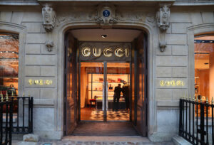 Gucci shopping i Paris